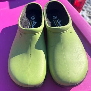 Sloggers Lime Green garden shoes